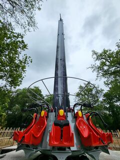 Tour Excalibur: A Drop Tower Ride for Cobac Parc