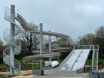 Göppingen Outdoor Pool: Renovation with New Slides