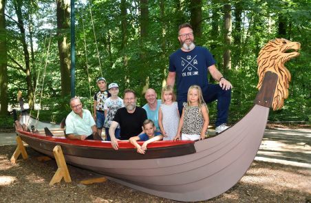 Deutschland: Rostocker Zoo eröffnet Wikinger-Schiff für Waldspielplatz